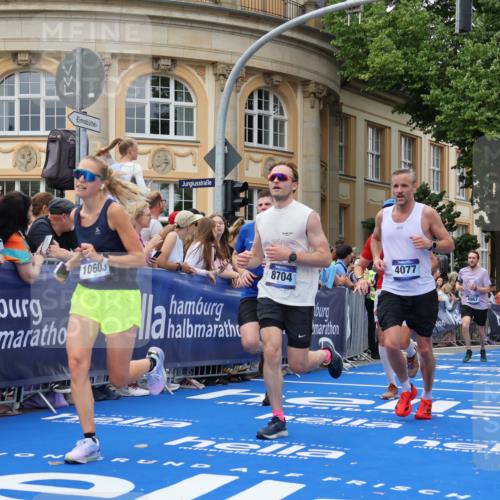 29.06.2025 - hella hamburg halbmarathon Strokosch-Dieckow http://msf.ph/oto/8293953 29.06.2025 10:51:05 Ziel 1366, 1630, 4077, 4404, 4816, 4967, 5600, 6027, 8117, 8261, 8508, 8704, 10508, 10603, 10868, 11733, 12778, 13008, 13073, 14125, 15480, 17221, 17384, 17530, 17823, 18066, 18350 meine-sportfotos.de