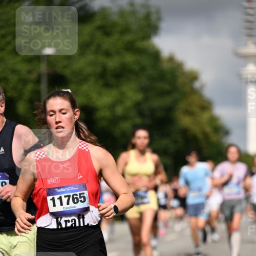 29.06.2025 - hella hamburg halbmarathon Dr. Thomas Lammeyer http://msf.ph/oto/8293968 29.06.2025 09:53:30 Kennedybrücke 1445, 1615, 1800, 1803, 1975, 2324, 2415, 2573, 2949, 3431, 3530, 4303, 4425, 4528, 5248, 5436, 5791, 5803, 5889, 6123, 6682, 7495, 7774, 7796, 8370, 8629, 8925, 9264, 9265, 9294, 9711, 9979, 10894 meine-sportfotos.de