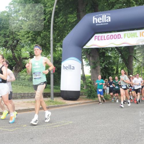 29.06.2025 - hella hamburg halbmarathon KatJ http://msf.ph/oto/8293976 29.06.2025 10:42:35 Zwischen KM18-KM19 1179, 2029, 4616, 4772, 7594, 7646, 7742 meine-sportfotos.de