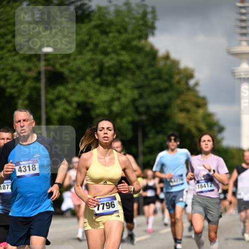29.06.2025 - hella hamburg halbmarathon Dr. Thomas Lammeyer http://msf.ph/oto/8294050 29.06.2025 09:53:31 Kennedybrücke 1445, 1615, 1800, 1803, 1975, 2324, 2415, 2573, 2949, 3431, 3530, 4303, 4425, 4528, 5248, 5436, 5791, 5803, 5889, 6123, 6682, 7495, 7774, 7796, 8370, 8629, 8925, 9264, 9265, 9294, 9711, 9979, 10894 meine-sportfotos.de