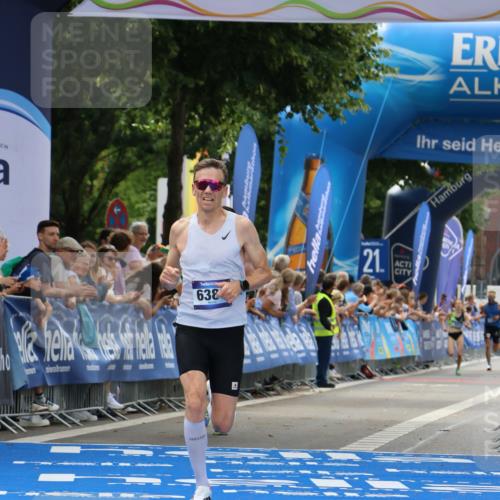 29.06.2025 - hella hamburg halbmarathon Strokosch-Dieckow http://msf.ph/oto/8294054 29.06.2025 10:18:49 Ziel 6380, 11342, 15495 meine-sportfotos.de