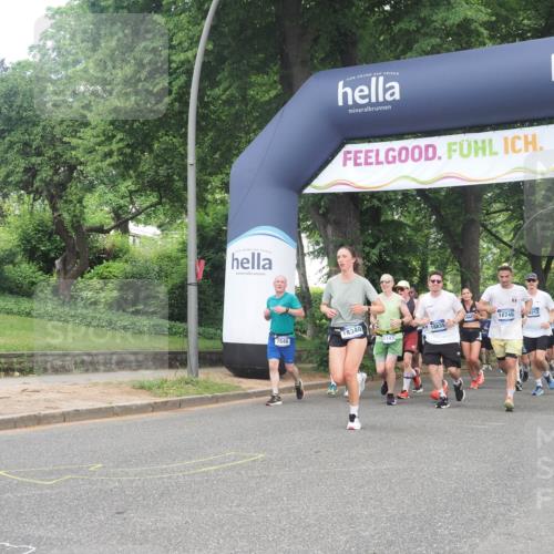 29.06.2025 - hella hamburg halbmarathon KatJ http://msf.ph/oto/8294081 29.06.2025 10:42:36 Zwischen KM18-KM19 1179, 2029, 4772, 7594, 7646, 7742 meine-sportfotos.de