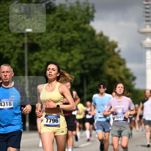29.06.2025 - hella hamburg halbmarathon Dr. Thomas Lammeyer http://msf.ph/oto/8294093 29.06.2025 09:53:31 Kennedybrücke 1445, 1615, 1800, 1803, 1975, 2324, 2415, 2573, 2949, 3431, 3530, 4303, 4425, 4528, 5248, 5436, 5791, 5803, 5889, 6123, 6682, 7495, 7774, 7796, 8370, 8629, 8925, 9264, 9265, 9294, 9711, 9979, 10894 meine-sportfotos.de