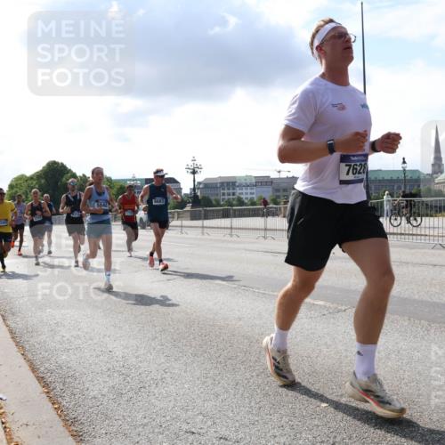 29.06.2025 - hella hamburg halbmarathon Lena Gebhardt http://msf.ph/oto/8294109 29.06.2025 09:46:37 Lombardsbrücke 5048, 6683, 312, 17751, 14310, 12447, 7628, 1344, 1889, 2243, 2525, 3809, 3843, 3955, 4477, 4944, 5042, 5048, 5152, 5660, 6683, 7466, 7534, 7622, 7628, 7845, 7901, 8312, 8784, 8864, 8956, 10298, 10477, 10865, 10927, 10929, 11230, 11282, 11304, 11661, 11833, 12447, 12899, 12987, 13199, 13252, 13493, 13494, 13617, 13729, 13961, 14276, 14293, 14310, 15391, 15689, 15902, 16065, 16140, 16243, 16580, 16811, 16931, 16957, 17213 meine-sportfotos.de