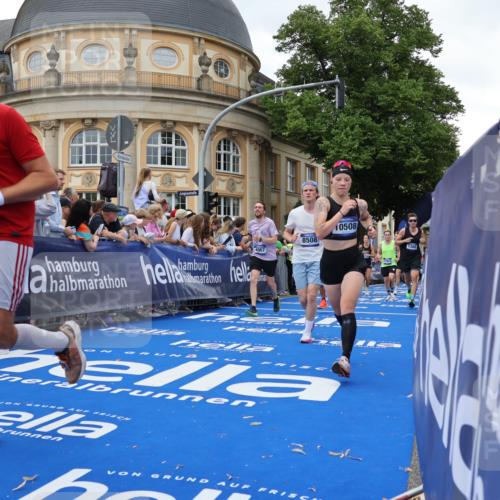 29.06.2025 - hella hamburg halbmarathon Strokosch-Dieckow http://msf.ph/oto/8294132 29.06.2025 10:51:08 Ziel 1366, 1461, 1630, 4077, 4404, 4816, 4967, 5600, 6027, 8117, 8261, 8508, 8704, 8930, 9476, 10508, 10603, 10868, 11512, 11625, 11733, 13008, 13073, 15480, 17384, 17530, 17823, 18066 meine-sportfotos.de