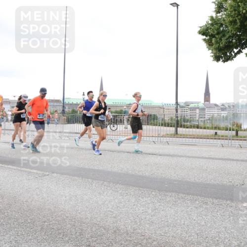 29.06.2025 - hella hamburg halbmarathon Lena Gebhardt http://msf.ph/oto/8294136 29.06.2025 10:56:00 Lombardsbrücke 9861, 605, 15289, 6113, 1044, 1616, 1738, 1909, 2095, 2793, 3101, 3244, 3257, 3268, 4083, 4265, 4354, 4470, 4473, 4836, 4896, 5220, 5222, 5306, 5575, 5580, 5994, 6055, 6056, 6113, 6257, 6494, 6594, 6968, 7025, 7028, 7516, 7548, 7616, 7969, 8005, 8110, 8305, 8517, 8527, 8532, 8533, 8648, 9435, 9548, 9606, 9614, 9618, 9838, 9861, 9865, 9956, 10094, 10436, 10438, 10449, 10559, 10593, 10640, 10740, 10784, 10987, 11903, 11962, 11963, 12695 meine-sportfotos.de