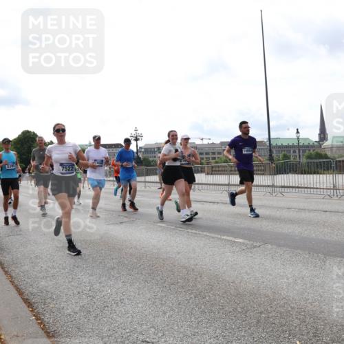 29.06.2025 - hella hamburg halbmarathon Lena Gebhardt http://msf.ph/oto/8294173 29.06.2025 10:21:26 Lombardsbrücke 3122, 5395, 7522, 16600, 14664, 1028, 1072, 1266, 1401, 1658, 1668, 2271, 2383, 2635, 2815, 2956, 2986, 3122, 3161, 3453, 3770, 3813, 3817, 3825, 3826, 4082, 4375, 4376, 4697, 4786, 5061, 5122, 5373, 5395, 5412, 5493, 5759, 5767, 5957, 6086, 6103, 6275, 6308, 6844, 7228, 7375, 7522, 7553, 7608, 7612, 7781, 8095, 8286, 8726, 8844, 8896, 9100, 9108, 9369, 9483, 9499, 9501, 9532, 9624, 10374, 10585, 10602, 10874, 11698, 12175, 12694, 13057, 13508 meine-sportfotos.de