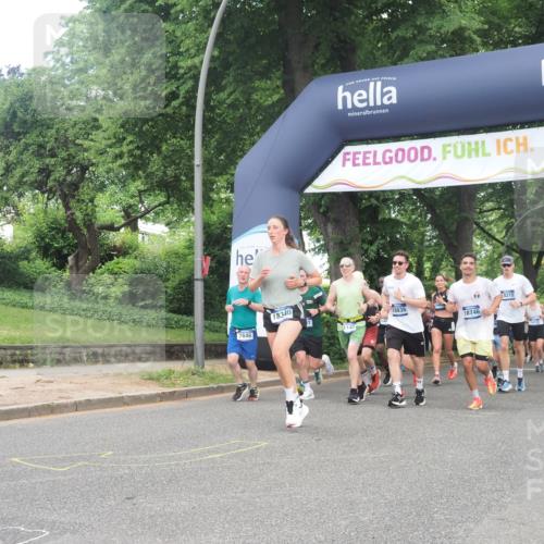 29.06.2025 - hella hamburg halbmarathon KatJ http://msf.ph/oto/8294187 29.06.2025 10:42:36 Zwischen KM18-KM19 1179, 2029, 4772, 7594, 7646, 7742 meine-sportfotos.de