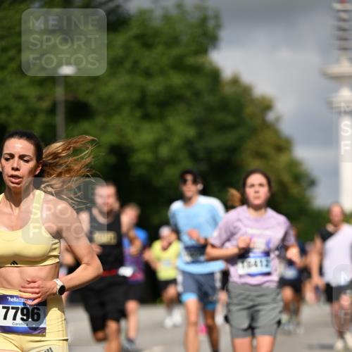 29.06.2025 - hella hamburg halbmarathon Dr. Thomas Lammeyer http://msf.ph/oto/8294197 29.06.2025 09:53:32 Kennedybrücke 1445, 1615, 1675, 1800, 1803, 1975, 2324, 2415, 2573, 2949, 3431, 3530, 4303, 4425, 4528, 5248, 5436, 5791, 5803, 6123, 6682, 7495, 7774, 7796, 8629, 8925, 9265, 9294, 9711, 9979, 10894 meine-sportfotos.de