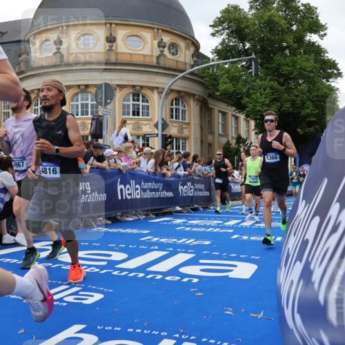 29.06.2025 - hella hamburg halbmarathon Strokosch-Dieckow http://msf.ph/oto/8294297 29.06.2025 10:51:09 Ziel 1366, 1461, 4077, 4404, 4816, 4967, 5600, 6027, 6657, 8261, 8316, 8508, 8704, 8930, 9476, 10480, 10508, 10603, 10868, 11512, 11625, 11733, 13073, 15480, 17384, 17530, 17823, 18019, 18066 meine-sportfotos.de