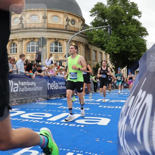 29.06.2025 - hella hamburg halbmarathon Strokosch-Dieckow http://msf.ph/oto/8294332 29.06.2025 10:51:11 Ziel 1366, 1461, 1817, 2636, 2718, 4077, 4404, 4814, 4816, 4967, 5600, 6027, 6657, 8261, 8316, 8508, 8930, 9476, 10480, 10508, 10667, 10868, 11512, 11625, 11733, 12016, 13073, 15480, 17384, 17530, 17823, 18019 meine-sportfotos.de