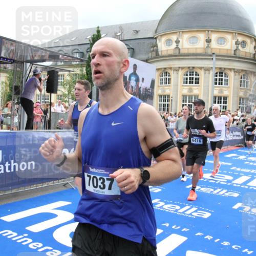 29.06.2025 - hella hamburg halbmarathon Michael Strokosch http://msf.ph/oto/8294344 29.06.2025 10:56:43 Ziel 2083, 4152, 5721, 6416, 6759, 7037, 7646, 8311, 8744, 8996, 9488, 11083, 11870, 12509, 13863, 14369, 15134, 15145, 15712, 16043, 16121, 17259, 18340, 18634, 18899, 19120 meine-sportfotos.de
