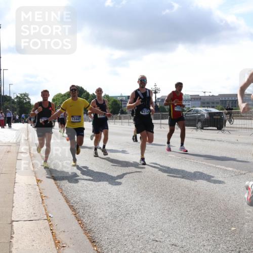29.06.2025 - hella hamburg halbmarathon Lena Gebhardt http://msf.ph/oto/8294370 29.06.2025 09:46:38 Lombardsbrücke 17751, 8312, 2240, 12447, 5048, 1344, 1889, 2243, 2525, 3843, 3955, 4477, 4944, 5042, 5048, 5152, 5660, 6683, 7466, 7534, 7622, 7628, 7845, 7867, 7901, 8312, 8784, 8864, 8956, 10298, 10477, 10865, 10927, 10929, 11230, 11282, 11304, 11661, 11833, 12447, 12899, 12987, 13199, 13252, 13493, 13494, 13617, 13729, 13961, 14276, 14293, 14310, 15391, 15689, 15902, 16065, 16140, 16243, 16580, 16811, 16931, 16957, 17213 meine-sportfotos.de