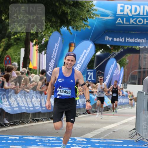 29.06.2025 - hella hamburg halbmarathon Strokosch-Dieckow http://msf.ph/oto/8294427 29.06.2025 10:18:41 Ziel 15495 meine-sportfotos.de