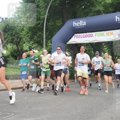 29.06.2025 - hella hamburg halbmarathon KatJ http://msf.ph/oto/8294454 29.06.2025 10:42:38 Zwischen KM18-KM19 1179, 2029, 2378, 5465, 7646, 7742, 8691 meine-sportfotos.de