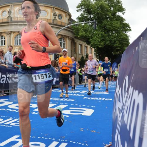 29.06.2025 - hella hamburg halbmarathon Strokosch-Dieckow http://msf.ph/oto/8294501 29.06.2025 10:51:17 Ziel 1461, 1817, 2364, 2411, 2636, 2718, 2946, 4404, 4814, 5600, 6027, 6657, 6776, 8316, 8930, 8989, 9214, 9476, 9656, 10480, 10667, 10868, 11124, 11512, 11625, 12016, 13047, 14865, 14994, 15480, 15950, 16357, 17530, 18019, 18489 meine-sportfotos.de