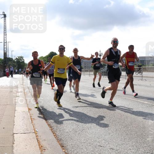 29.06.2025 - hella hamburg halbmarathon Lena Gebhardt http://msf.ph/oto/8294525 29.06.2025 09:46:38 Lombardsbrücke 14310, 10927, 5152, 243, 8312, 12447, 17751, 1344, 1889, 2243, 2525, 3843, 3955, 4477, 4944, 5042, 5048, 5152, 5660, 6683, 7466, 7534, 7622, 7628, 7845, 7867, 7901, 8312, 8784, 8864, 8956, 10298, 10477, 10865, 10927, 10929, 11230, 11282, 11304, 11661, 11833, 12447, 12899, 12987, 13199, 13252, 13493, 13494, 13617, 13729, 13961, 14276, 14293, 14310, 15391, 15689, 15902, 16065, 16140, 16243, 16580, 16811, 16931, 16957, 17213 meine-sportfotos.de