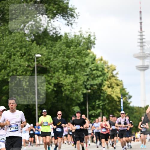 29.06.2025 - hella hamburg halbmarathon Dr. Thomas Lammeyer http://msf.ph/oto/8294534 29.06.2025 10:37:37 Kennedybrücke 1324, 1896, 1995, 2085, 2342, 2776, 3341, 3560, 3812, 3871, 4164, 4361, 4433, 4449, 5075, 5180, 5561, 5584, 5917, 6773, 6999, 7308, 7309, 7705, 8891, 8993, 9234, 9258, 9591, 9706, 9750, 9799, 11092, 11260 meine-sportfotos.de