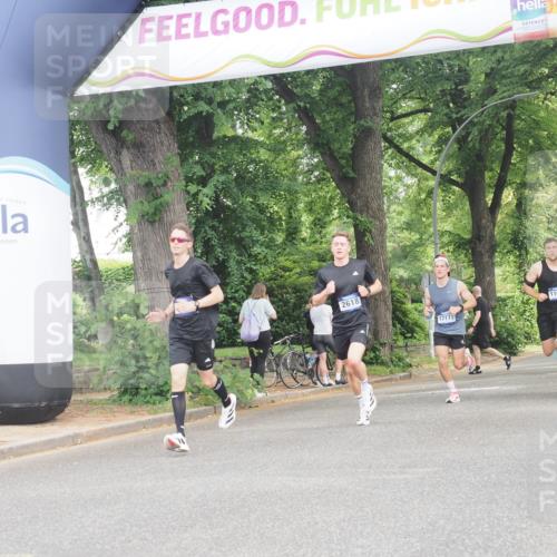 29.06.2025 - hella hamburg halbmarathon KatJ http://msf.ph/oto/8294537 29.06.2025 10:13:21 Zwischen KM18-KM19 2618, 7834, 7862 meine-sportfotos.de