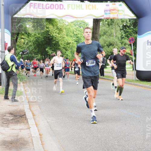 29.06.2025 - hella hamburg halbmarathon MichiJ http://msf.ph/oto/8294563 29.06.2025 10:33:59 Zwischen KM18-KM19 1139, 2367, 3186, 3477, 5129, 6054, 6373, 6700, 7204, 9710, 11773, 11809, 11936, 12084, 12808, 16513, 17674, 18878 meine-sportfotos.de