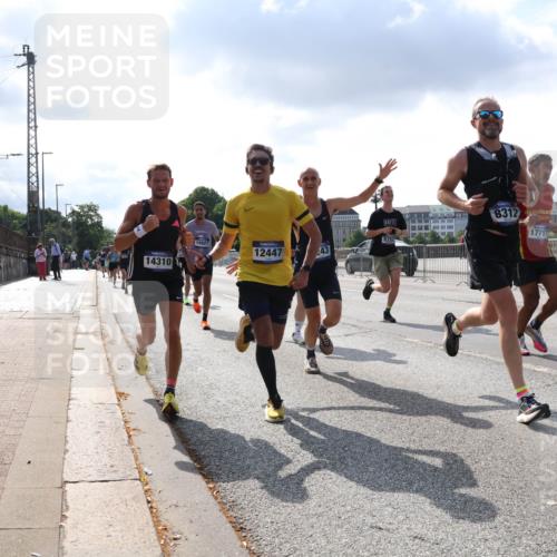 29.06.2025 - hella hamburg halbmarathon Lena Gebhardt http://msf.ph/oto/8294581 29.06.2025 09:46:39 Lombardsbrücke 14310, 8312, 17751, 5152, 10927, 12447, 1344, 1889, 2243, 2525, 3843, 3955, 4477, 4944, 5042, 5048, 5152, 5660, 6683, 7466, 7534, 7622, 7628, 7845, 7867, 7901, 8312, 8784, 8864, 8956, 10298, 10477, 10865, 10927, 10929, 11230, 11282, 11304, 11661, 11833, 12447, 12899, 12987, 13199, 13252, 13493, 13494, 13617, 13729, 13961, 14276, 14293, 14310, 15391, 15689, 15902, 16065, 16140, 16243, 16580, 16811, 16931, 16957, 17213 meine-sportfotos.de