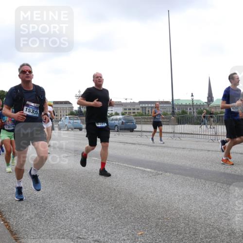 29.06.2025 - hella hamburg halbmarathon Lena Gebhardt http://msf.ph/oto/8294596 29.06.2025 10:46:46 Lombardsbrücke 1073, 1286, 1363, 1371, 1375, 1429, 1465, 1593, 1608, 1720, 1837, 1961, 1999, 2162, 2211, 2320, 2327, 2500, 2556, 2665, 2697, 2981, 3277, 3406, 3407, 3469, 3734, 3823, 4202, 4296, 4342, 4355, 4448, 4604, 5111, 5114, 5700, 5796, 5953, 6068, 6124, 6161, 6485, 6496, 6740, 7303, 7364, 7368, 7374, 7412, 7767, 7827, 8477, 8486, 8551, 8553, 8684, 8700, 8967, 9691, 10153, 10230, 12333, 12522, 13969, 14261, 15852, 16882, 16987 meine-sportfotos.de