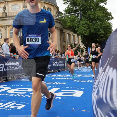 29.06.2025 - hella hamburg halbmarathon Strokosch-Dieckow http://msf.ph/oto/8294606 29.06.2025 10:51:19 Ziel 1461, 1817, 2364, 2411, 2636, 2718, 2946, 4404, 4814, 5600, 5820, 6657, 6776, 8316, 8930, 8989, 9214, 9476, 9656, 10480, 10667, 11124, 11422, 11512, 11625, 12016, 13047, 13792, 14865, 14994, 15871, 15950, 16357, 18019, 18489 meine-sportfotos.de