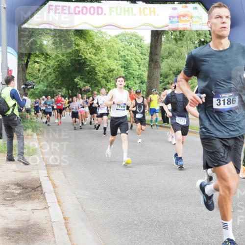 29.06.2025 - hella hamburg halbmarathon MichiJ http://msf.ph/oto/8294612 29.06.2025 10:34:00 Zwischen KM18-KM19 1139, 2367, 3186, 5129, 6054, 6373, 6700, 7204, 9710, 11773, 11809, 11936, 12084, 15133, 15636, 16513, 16624, 17674, 18878 meine-sportfotos.de