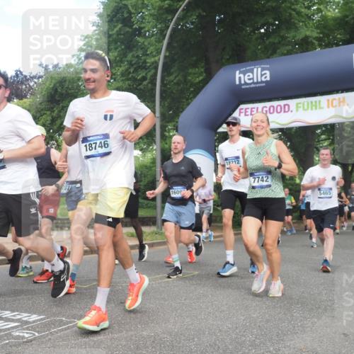 29.06.2025 - hella hamburg halbmarathon KatJ http://msf.ph/oto/8294688 29.06.2025 10:42:39 Zwischen KM18-KM19 1179, 2029, 2378, 3668, 5465, 7646, 7742, 8691 meine-sportfotos.de