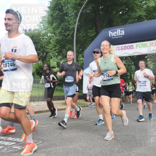 29.06.2025 - hella hamburg halbmarathon KatJ http://msf.ph/oto/8294735 29.06.2025 10:42:39 Zwischen KM18-KM19 1179, 2029, 2378, 3668, 5465, 7646, 7742, 8691 meine-sportfotos.de