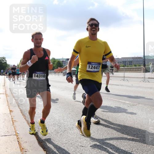 29.06.2025 - hella hamburg halbmarathon Lena Gebhardt http://msf.ph/oto/8294763 29.06.2025 09:46:39 Lombardsbrücke 14310, 12447, 5152, 17751, 1344, 1889, 2243, 2525, 3843, 3955, 4477, 4944, 5042, 5048, 5152, 5660, 6683, 7466, 7534, 7622, 7628, 7845, 7867, 7901, 8312, 8784, 8864, 8956, 10298, 10477, 10865, 10927, 10929, 11230, 11282, 11304, 11661, 11833, 12447, 12899, 12987, 13199, 13252, 13493, 13494, 13617, 13729, 13961, 14276, 14293, 14310, 15391, 15689, 15902, 16065, 16140, 16243, 16580, 16811, 16931, 16957, 17213 meine-sportfotos.de