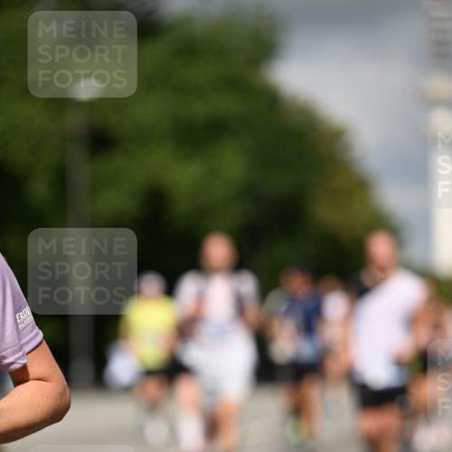 29.06.2025 - hella hamburg halbmarathon Dr. Thomas Lammeyer http://msf.ph/oto/8294794 29.06.2025 09:53:34 Kennedybrücke 1615, 1675, 1800, 1803, 1975, 2324, 2415, 2949, 3332, 3431, 3530, 4303, 4425, 4528, 5248, 5436, 5791, 5803, 6682, 7495, 7774, 7796, 8629, 8925, 9265, 9294, 9302, 9711, 9979, 10894 meine-sportfotos.de