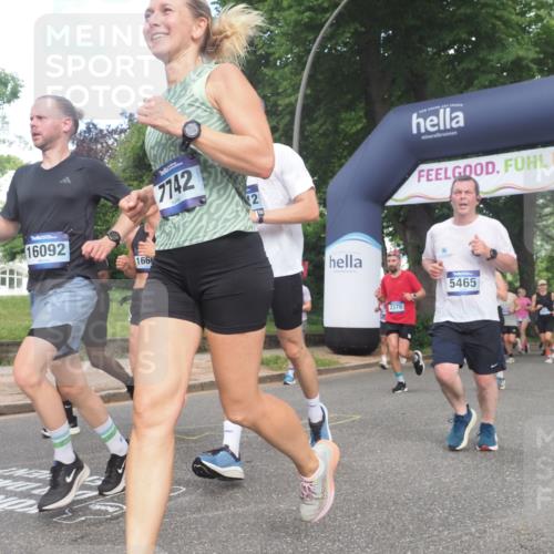 29.06.2025 - hella hamburg halbmarathon KatJ http://msf.ph/oto/8294830 29.06.2025 10:42:40 Zwischen KM18-KM19 1179, 2378, 3668, 5465, 7646, 7742, 8573, 8691 meine-sportfotos.de