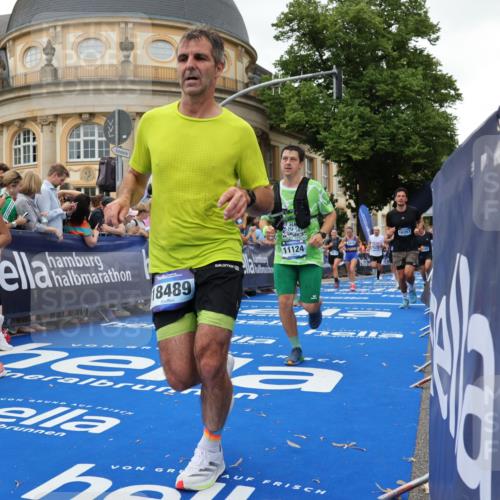 29.06.2025 - hella hamburg halbmarathon Strokosch-Dieckow http://msf.ph/oto/8294884 29.06.2025 10:51:24 Ziel 1335, 1817, 2364, 2411, 2636, 2718, 2946, 4814, 5820, 6776, 7943, 8989, 9214, 9656, 10667, 11124, 11422, 12016, 13047, 13403, 13792, 14865, 14994, 15871, 15950, 16357, 17131, 18489 meine-sportfotos.de