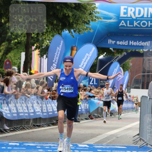 29.06.2025 - hella hamburg halbmarathon Strokosch-Dieckow http://msf.ph/oto/8294984 29.06.2025 10:18:40 Ziel 15495 meine-sportfotos.de