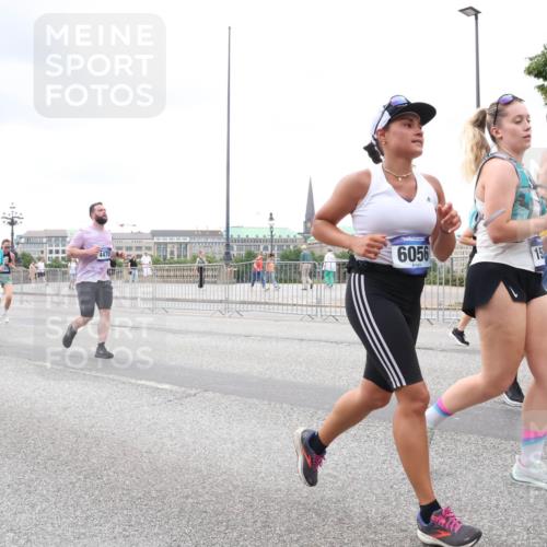 29.06.2025 - hella hamburg halbmarathon Lena Gebhardt http://msf.ph/oto/8294989 29.06.2025 10:56:03 Lombardsbrücke 4265, 8195, 6056, 15, 605, 1616, 1738, 1909, 2095, 2793, 3101, 3244, 3257, 3268, 4083, 4265, 4354, 4470, 4473, 4836, 4896, 5220, 5222, 5306, 5575, 5580, 5757, 5994, 6055, 6056, 6113, 6257, 6494, 6594, 6968, 7025, 7028, 7516, 7548, 7616, 7969, 8005, 8110, 8305, 8517, 8527, 8532, 8533, 8648, 9435, 9548, 9606, 9838, 9861, 9865, 9948, 9953, 9956, 10094, 10436, 10438, 10449, 10593, 10640, 10740, 10784, 10987, 11903, 11962, 11963, 12695 meine-sportfotos.de