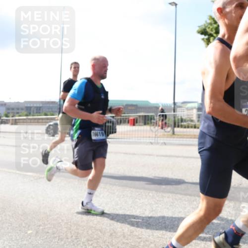 29.06.2025 - hella hamburg halbmarathon Lena Gebhardt http://msf.ph/oto/8295009 29.06.2025 09:46:40 Lombardsbrücke 16619, 1053, 1344, 1889, 2243, 3843, 3955, 4477, 4944, 5042, 5048, 5152, 5660, 6683, 7080, 7466, 7534, 7622, 7628, 7845, 7867, 7901, 8312, 8784, 8864, 8956, 10298, 10477, 10865, 10927, 10929, 11230, 11282, 11304, 11661, 11833, 11898, 12447, 12899, 12987, 13199, 13252, 13493, 13494, 13617, 13729, 13961, 14276, 14310, 15391, 15689, 15902, 16065, 16140, 16243, 16580, 16811, 16931, 16957, 17213 meine-sportfotos.de