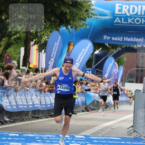 29.06.2025 - hella hamburg halbmarathon Strokosch-Dieckow http://msf.ph/oto/8295111 29.06.2025 10:18:40 Ziel 15495 meine-sportfotos.de