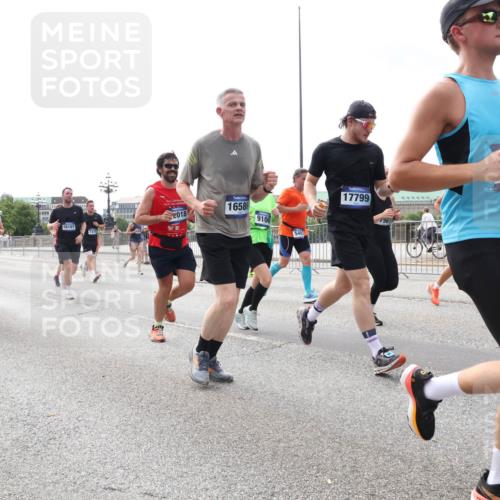 29.06.2025 - hella hamburg halbmarathon Lena Gebhardt http://msf.ph/oto/8295121 29.06.2025 10:21:28 Lombardsbrücke 11117, 2271, 2018, 16586, 16107, 9100, 17799, 961, 95, 1028, 1072, 1266, 1401, 1658, 1668, 2271, 2383, 2635, 2815, 2956, 2986, 3122, 3161, 3453, 3770, 3813, 3817, 3825, 3826, 4375, 4376, 4697, 4786, 5061, 5122, 5373, 5395, 5412, 5493, 5759, 5767, 5957, 6086, 6103, 6275, 6308, 6475, 6844, 7228, 7375, 7522, 7553, 7608, 7612, 7781, 8095, 8286, 8715, 8726, 8844, 8896, 9100, 9108, 9369, 9483, 9499, 9501, 9532, 9624, 10374, 10585, 10602, 10874, 11698, 12175, 12694, 13057, 13508 meine-sportfotos.de
