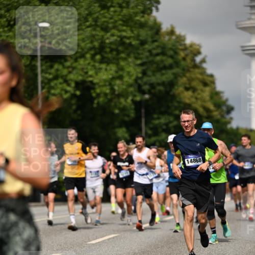 29.06.2025 - hella hamburg halbmarathon Dr. Thomas Lammeyer http://msf.ph/oto/8295153 29.06.2025 10:16:14 Kennedybrücke 1249, 1610, 1785, 1850, 1851, 2963, 2964, 3182, 3248, 3262, 3746, 4453, 4499, 5150, 5166, 5176, 6822, 6871, 6966, 7907, 8206, 8207, 8971, 9119, 9253, 9405, 9428, 10685 meine-sportfotos.de
