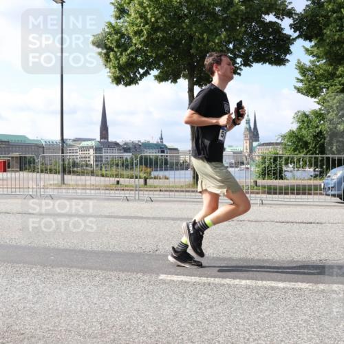 29.06.2025 - hella hamburg halbmarathon Lena Gebhardt http://msf.ph/oto/8295197 29.06.2025 09:46:41 Lombardsbrücke 1053, 1344, 1577, 1889, 2243, 3843, 3955, 4477, 4944, 5042, 5048, 5152, 5660, 6683, 7080, 7466, 7534, 7622, 7628, 7845, 7867, 7901, 8312, 8323, 8784, 8864, 8956, 10298, 10477, 10865, 10927, 10929, 11230, 11304, 11661, 11833, 11898, 12447, 12899, 12987, 13199, 13252, 13493, 13494, 13617, 13729, 13961, 14276, 14310, 15391, 15902, 16065, 16140, 16243, 16811, 16931, 16957, 17213 meine-sportfotos.de