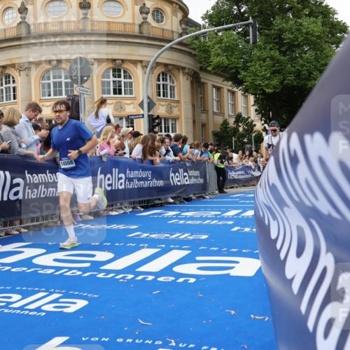 29.06.2025 - hella hamburg halbmarathon Strokosch-Dieckow http://msf.ph/oto/8295249 29.06.2025 10:51:33 Ziel 1335, 5008, 7943, 10691, 13327, 13403, 13792, 14012, 14458, 15496, 15871, 17131, 19007, 19020 meine-sportfotos.de