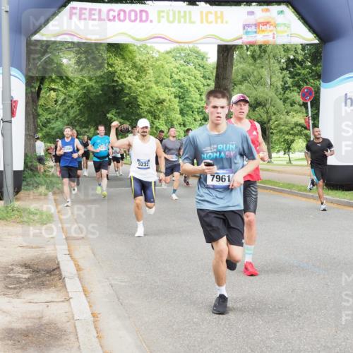 29.06.2025 - hella hamburg halbmarathon MichiJ http://msf.ph/oto/8295288 29.06.2025 10:34:07 Zwischen KM18-KM19 1012, 1759, 2048, 3186, 3304, 6071, 6290, 6373, 6460, 7961, 8023, 8269, 8743, 9232, 10792, 12084, 15133, 15636, 16624, 17499, 17892, 18970, 19128 meine-sportfotos.de