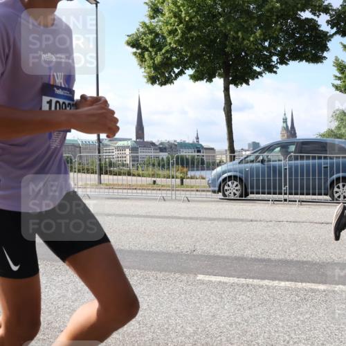 29.06.2025 - hella hamburg halbmarathon Lena Gebhardt http://msf.ph/oto/8295307 29.06.2025 09:46:41 Lombardsbrücke 1000, 1053, 1344, 1577, 1889, 2243, 3843, 3955, 4477, 4944, 5042, 5048, 5152, 5660, 6683, 7080, 7466, 7534, 7622, 7628, 7845, 7867, 7901, 8312, 8323, 8784, 8864, 8956, 10298, 10477, 10865, 10927, 10929, 11230, 11304, 11661, 11833, 11898, 12447, 12899, 12987, 13199, 13252, 13493, 13494, 13617, 13729, 13961, 14276, 14310, 15391, 15902, 16065, 16140, 16243, 16811, 16931, 16957, 17213 meine-sportfotos.de