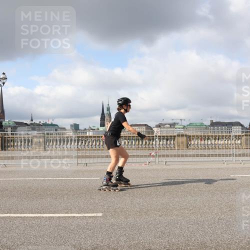 29.06.2025 - hella hamburg halbmarathon Lena Gebhardt http://msf.ph/oto/8295321 29.06.2025 09:06:00 Lombardsbrücke  meine-sportfotos.de