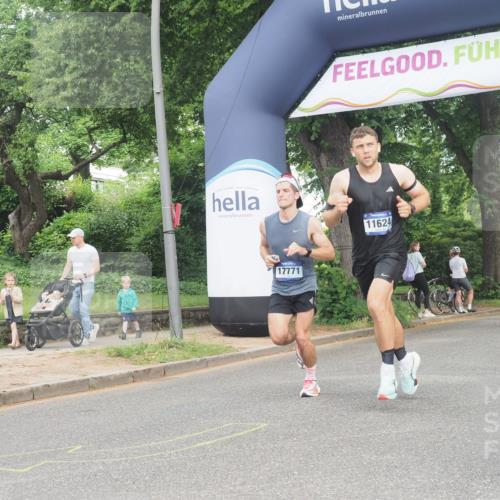 29.06.2025 - hella hamburg halbmarathon KatJ http://msf.ph/oto/8295354 29.06.2025 10:13:23 Zwischen KM18-KM19 2618, 7834, 7862 meine-sportfotos.de
