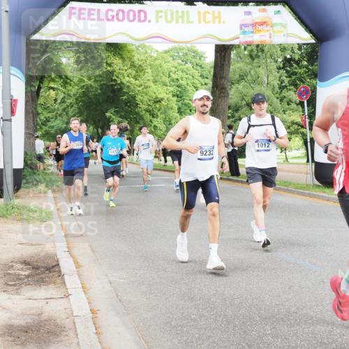 29.06.2025 - hella hamburg halbmarathon MichiJ http://msf.ph/oto/8295372 29.06.2025 10:34:08 Zwischen KM18-KM19 1012, 1759, 2048, 3304, 6071, 6290, 6460, 7961, 8023, 8269, 8743, 9232, 10792, 15133, 15636, 16624, 17499, 17892, 18346, 18970, 19128 meine-sportfotos.de
