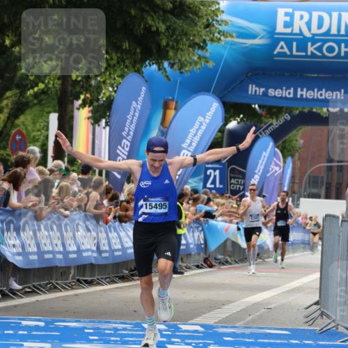 29.06.2025 - hella hamburg halbmarathon Strokosch-Dieckow http://msf.ph/oto/8295442 29.06.2025 10:18:40 Ziel 15495 meine-sportfotos.de