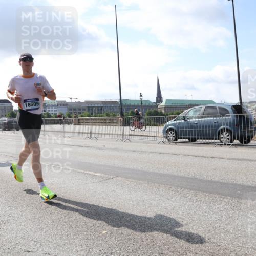29.06.2025 - hella hamburg halbmarathon Lena Gebhardt http://msf.ph/oto/8295447 29.06.2025 09:46:42 Lombardsbrücke 18026, 16505, 1053, 1344, 1411, 1577, 1889, 2243, 3843, 3955, 4477, 4944, 5048, 5152, 5193, 5660, 6683, 7080, 7466, 7534, 7622, 7628, 7845, 7867, 7901, 8312, 8323, 8784, 8864, 8956, 10298, 10477, 10865, 10927, 10929, 11230, 11304, 11661, 11898, 12447, 12899, 12987, 13199, 13252, 13493, 13494, 13617, 13729, 13961, 14276, 14310, 15391, 15902, 16065, 16140, 16243, 16811, 16931, 16957, 17213 meine-sportfotos.de