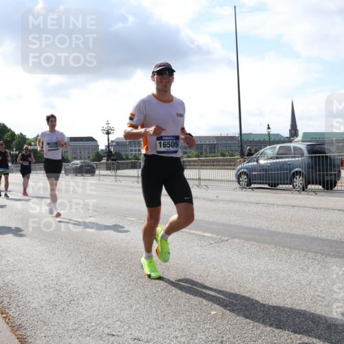 29.06.2025 - hella hamburg halbmarathon Lena Gebhardt http://msf.ph/oto/8295493 29.06.2025 09:46:42 Lombardsbrücke 18026, 12899, 16505, 1053, 1344, 1411, 1577, 1889, 2243, 3843, 3955, 4477, 4944, 5048, 5152, 5193, 5660, 6683, 7080, 7466, 7534, 7622, 7628, 7845, 7867, 7901, 8312, 8323, 8784, 8864, 8956, 10298, 10477, 10865, 10927, 10929, 11230, 11304, 11661, 11898, 12447, 12899, 12987, 13199, 13252, 13493, 13494, 13617, 13729, 13961, 14276, 14310, 15391, 15902, 16065, 16140, 16243, 16811, 16931, 16957, 17213 meine-sportfotos.de